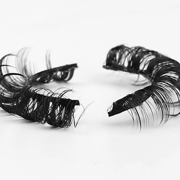 Designer Lashes With Customized Box - Picture 4 of 4